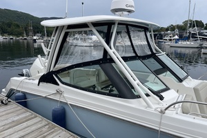 24ft Boston Whaler Yacht For Sale