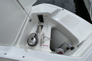 24ft Boston Whaler Yacht For Sale