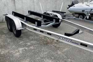 24ft Boston Whaler Yacht For Sale