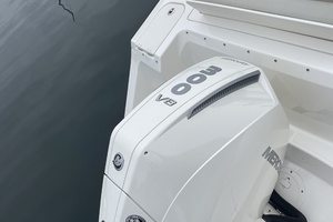 24ft Boston Whaler Yacht For Sale