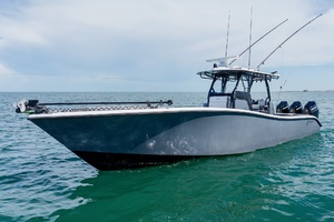 36FT (11.18M) YELLOWFIN Worth Avenue Yachts