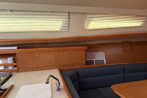 Chrisalyss 33ft Hunter Yacht For Sale