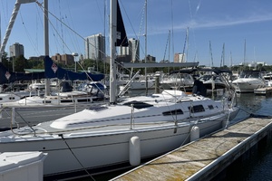 Chrisalyss 33ft Hunter Yacht For Sale