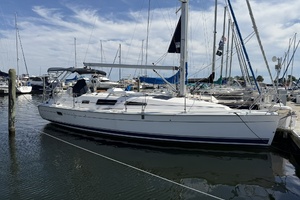 Chrisalyss 33ft Hunter Yacht For Sale
