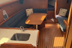 Chrisalyss 33ft Hunter Yacht For Sale