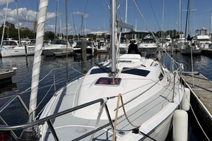 Chrisalyss 33ft Hunter Yacht For Sale