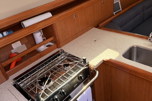 Chrisalyss 33ft Hunter Yacht For Sale