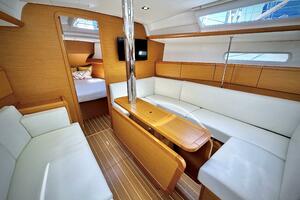Polaris 37ft Jeanneau Yacht For Sale