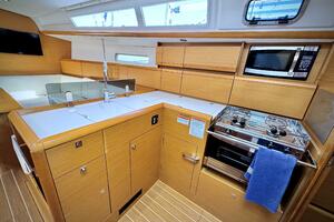 Polaris 37ft Jeanneau Yacht For Sale