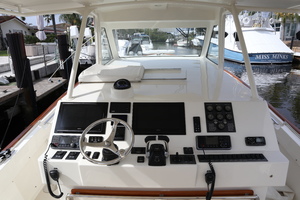 Marlow 37 - MI-DI - Helm Station
