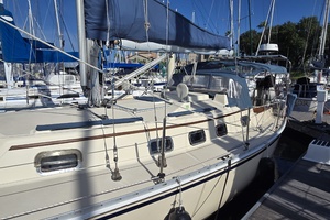 La Sirena 35ft Caliber Yacht For Sale