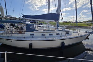 La Sirena 35ft Caliber Yacht For Sale