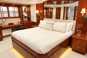 Bamboozled Again 80ft Lazzara Yachts Yacht For Sale