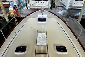 Bella Cosa 43ft Grand Banks Eastbay Yacht For Sale