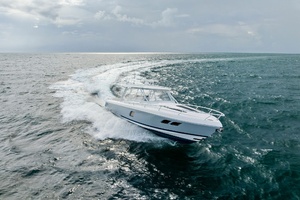T T BURNIN DAYLIGHT 40ft Intrepid Yacht For Sale