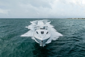 T T BURNIN DAYLIGHT 40ft Intrepid Yacht For Sale