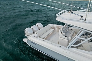 T T BURNIN DAYLIGHT 40ft Intrepid Yacht For Sale