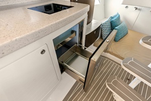 T T BURNIN DAYLIGHT 40ft Intrepid Yacht For Sale