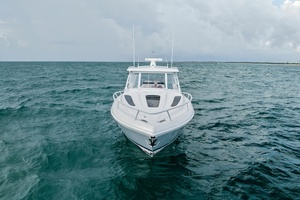 T T BURNIN DAYLIGHT 40ft Intrepid Yacht For Sale