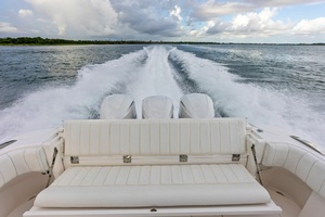 T T BURNIN DAYLIGHT 40ft Intrepid Yacht For Sale