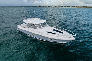 T T BURNIN DAYLIGHT 40ft Intrepid Yacht For Sale