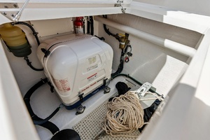 T T BURNIN DAYLIGHT 40ft Intrepid Yacht For Sale