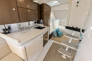 T T BURNIN DAYLIGHT 40ft Intrepid Yacht For Sale