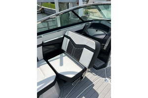 27ft Monterey Yacht For Sale