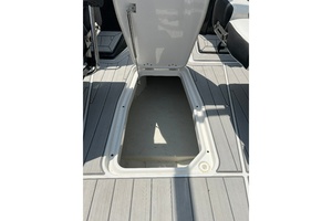 27ft Monterey Yacht For Sale