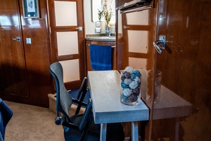 56ft Carver Yacht For Sale