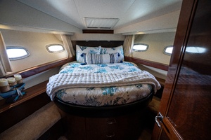 56ft Carver Yacht For Sale