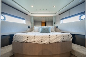 70FT (21.34M) AZIMUT