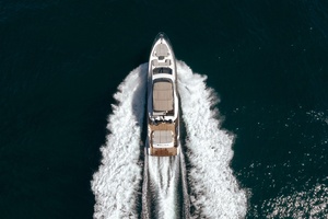 70FT (21.34M) AZIMUT Worth Avenue Yachts