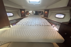 Azure 31ft Chaparral Yacht For Sale