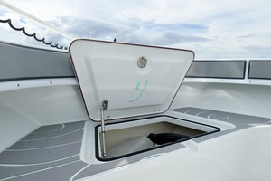 27ft Young Yacht For Sale