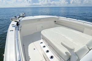 33FT (10.34M) INVINCIBLE