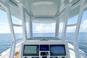 33FT (10.34M) INVINCIBLE