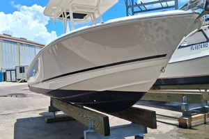 23ft Boston Whaler Yacht For Sale