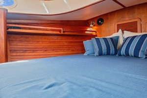 Joan s LiL Rondevous 37ft Hinckley Yacht For Sale
