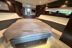 49FT (15.06M) CRUISERS YACHTS