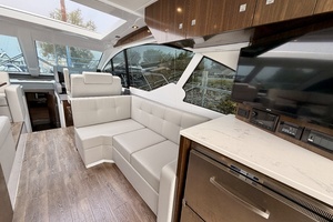 49FT (15.06M) CRUISERS YACHTS