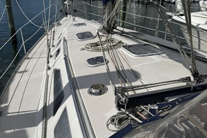 Flying Dutchman 40ft Catalina Yacht For Sale
