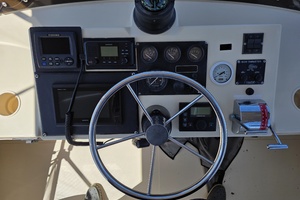 Bonjour 31ft Camano Yacht For Sale