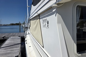 Bonjour 31ft Camano Yacht For Sale