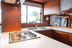 Lake House 50ft Beneteau Yacht For Sale