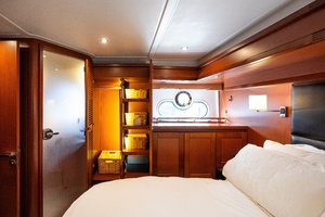 Lake House 50ft Beneteau Yacht For Sale