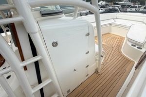Stars  amp  Stripes 32ft Boston Whaler Yacht For Sale