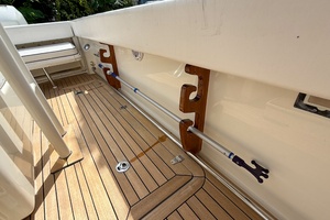 Stars  amp  Stripes 32ft Boston Whaler Yacht For Sale