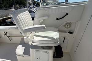 23ft Seaswirl Striper Yacht For Sale