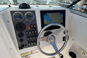 23ft Seaswirl Striper Yacht For Sale